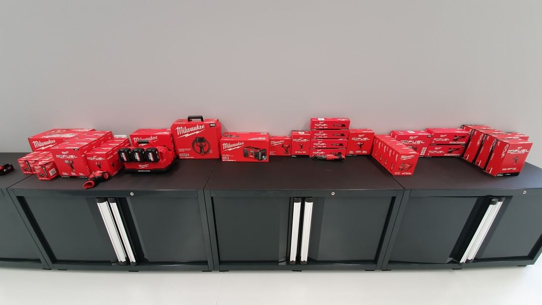 That feeling when you receive fresh new tools via a great AIC supporter @milwaukeetoolsaus. These high-quality tools will be put to good use serving the industry. The best thing is you can use them! 
Learn more from link in bio

#AIC #autoinnovation #milwaukeetools